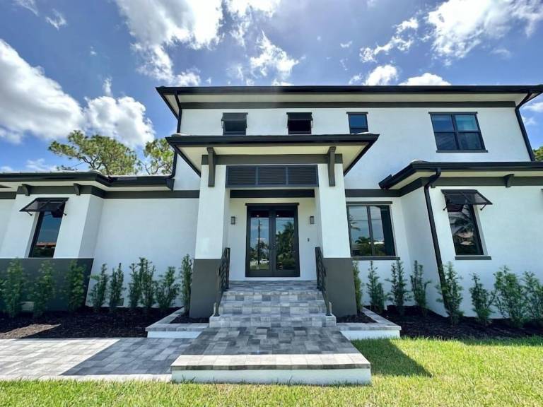 House  North Naples