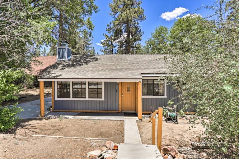Hot Tub & Deck: Big Bear Gem Near Resorts! — photo 3