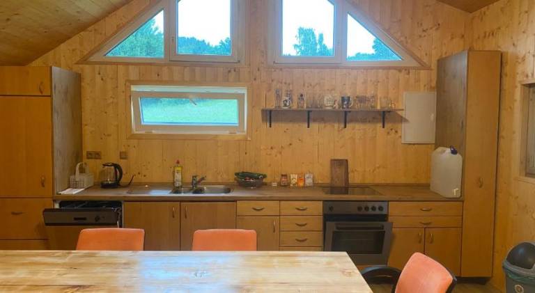 Charming lodge with grill, garden & terrace | Perfect for remote work | Dogs allowed — photo 3
