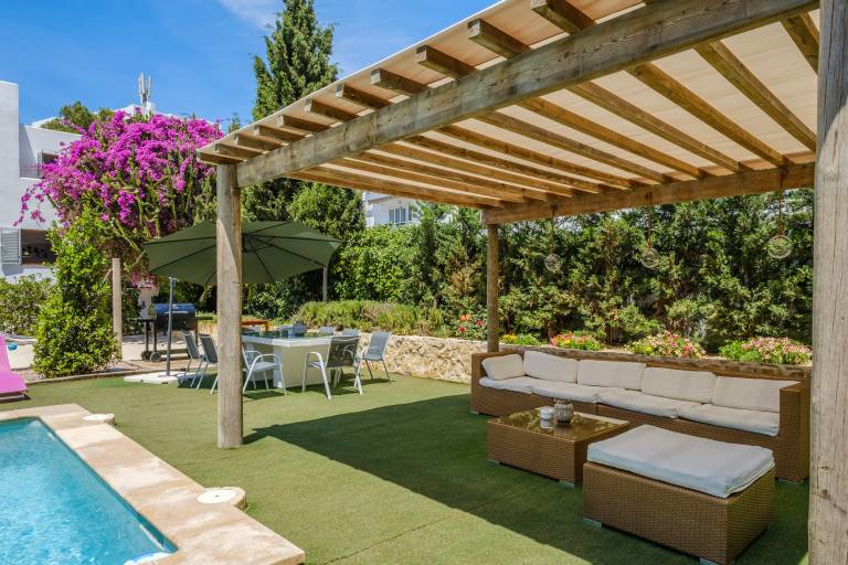Fantastic Villa in Central Location with Pool, Wi-Fi and Air Conditioning, Pets Allowed — photo 2