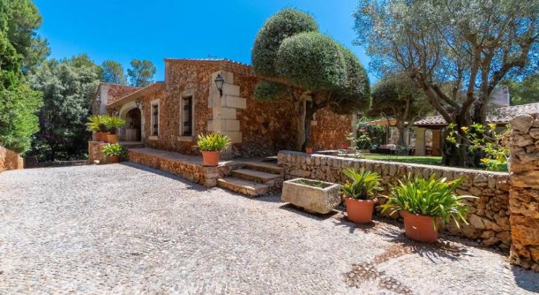 House with terrace, jacuzzi & grill — photo 4