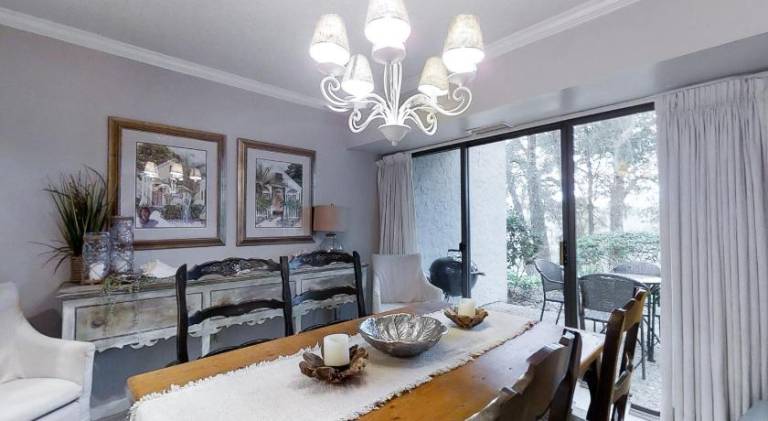 Dog-friendly oceanfront getaway with shared pool & central AC — photo 3
