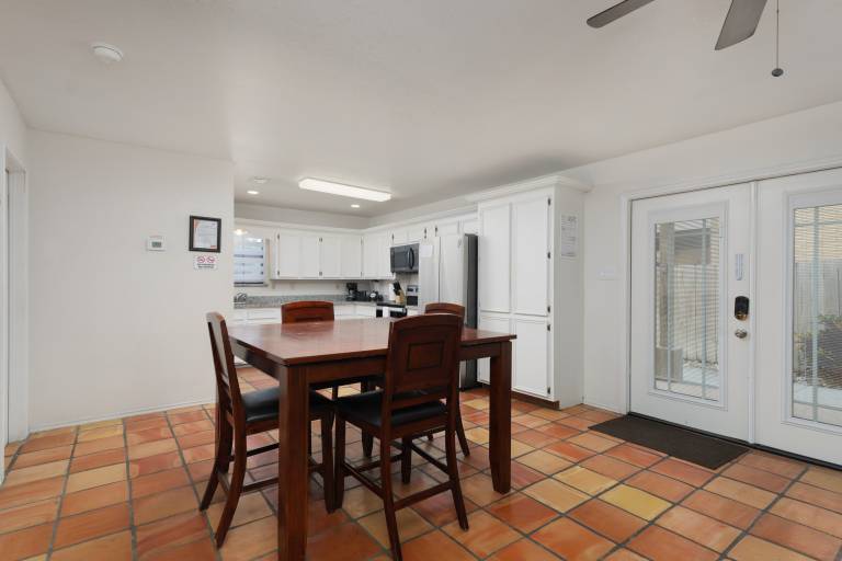 Condo with pool & grill | Sea view — photo 4