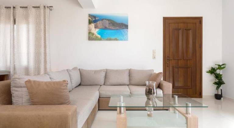 Villa with 3 rooms for 8 persons in Zakynthos
