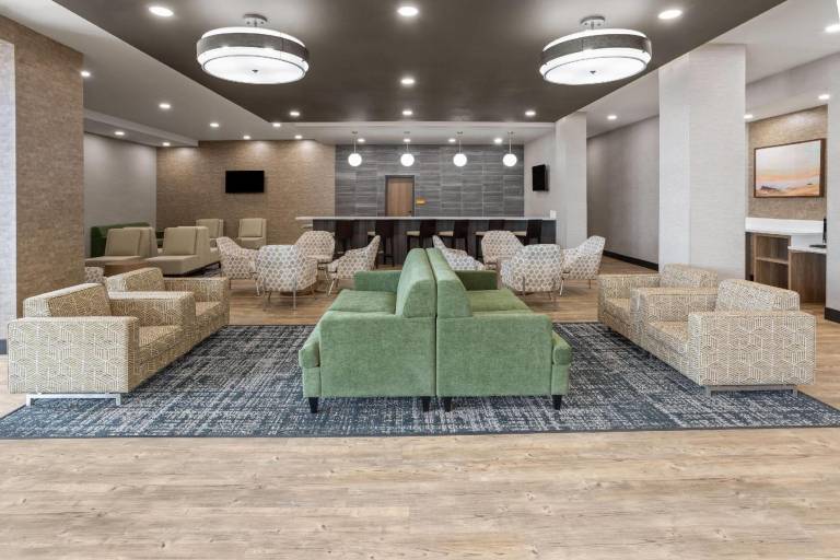 La Quinta Inn & Suites by Wyndham Phoenix West / Glendale — photo 5