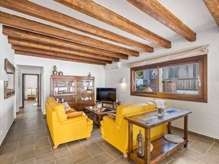 Family-friendly house with private pool, yard & patio | Next to the beach | Good for workation | Pets allowed — photo 2