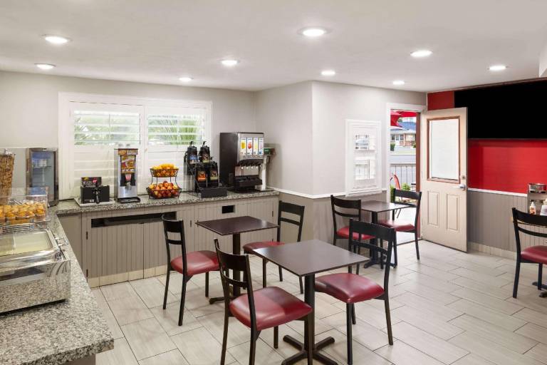 Ramada by Wyndham Medford Airport North in Medford, OR