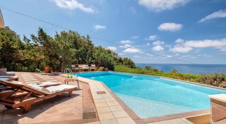 Beautiful villa with pool | Pets are welcome in Alghero