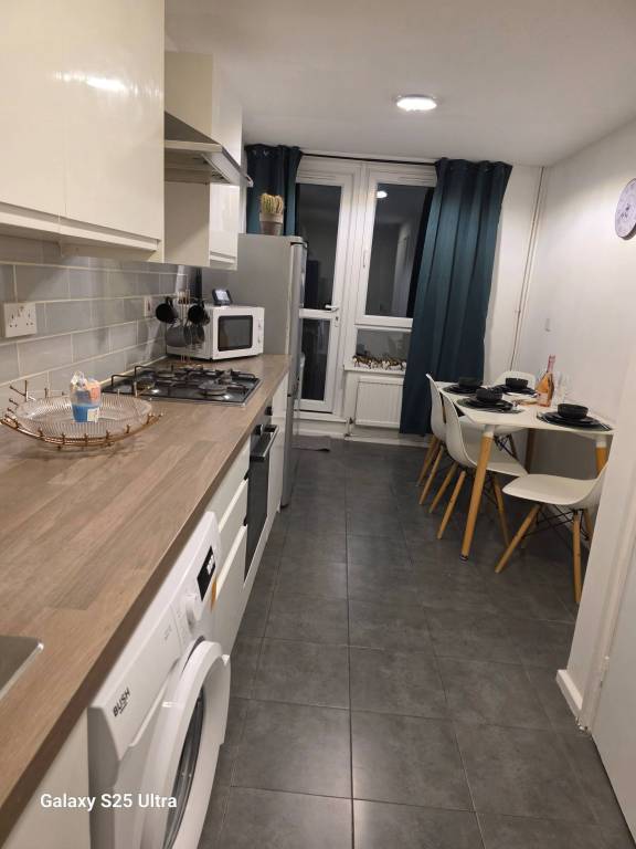 Stunning 4-Bedroom Apartment in the Heart of London — photo 4