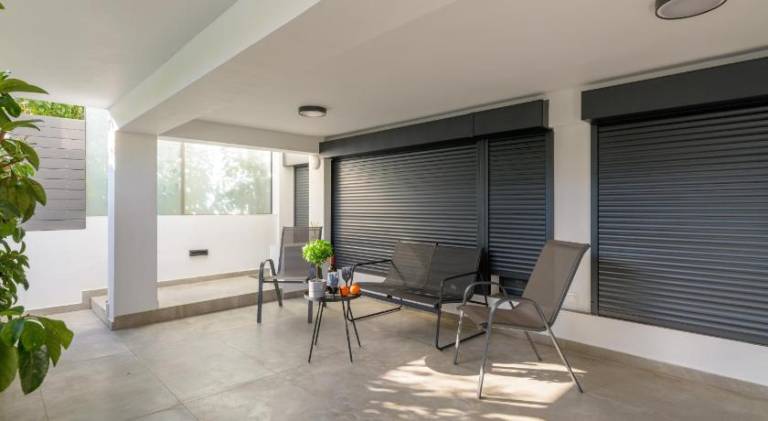 Apartment with terrace, pool & garden — photo 4