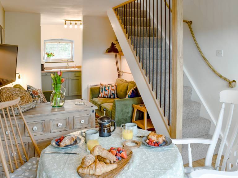 Cottage Horning