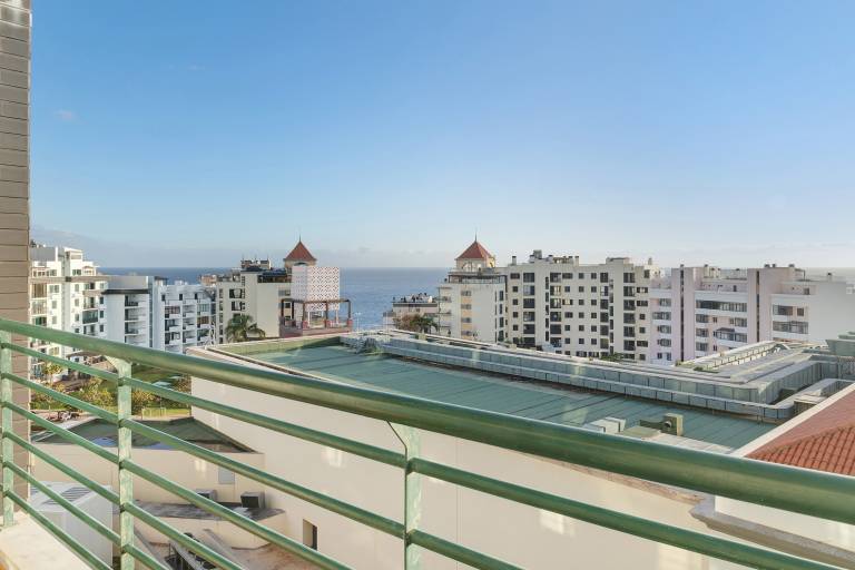 Holiday Apartment Oliveira Atlantic View with Sea View, Wi-Fi & Balcony — photo 4