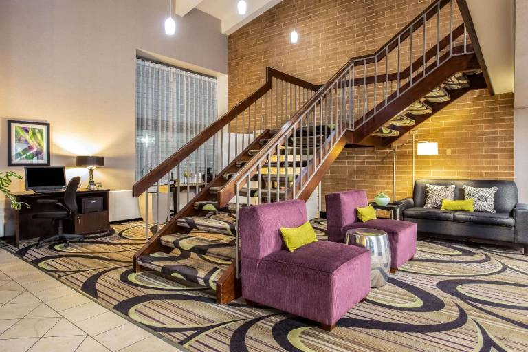 La Quinta Inn by Wyndham Oshkosh — photo 2