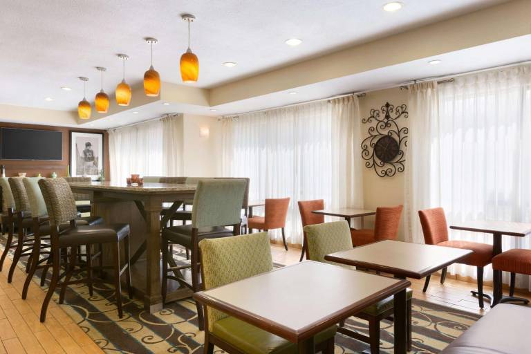 Hampton Inn Zanesville — photo 2