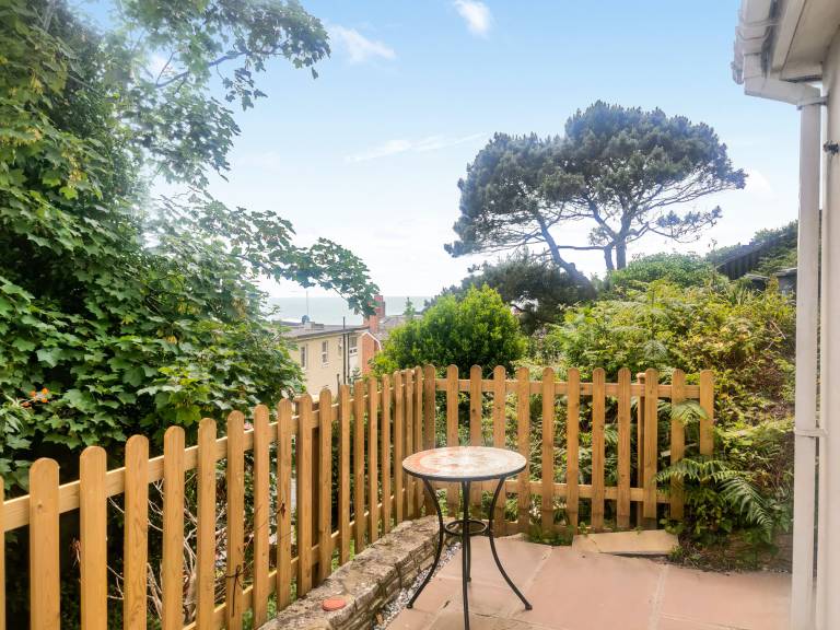 Family-friendly rental apartment | Water view | Close to the beach | Pets allowed in Bournemouth