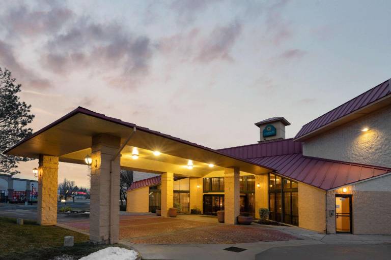 La Quinta Inn & Suites by Wyndham Salt Lake City - Layton — photo 3
