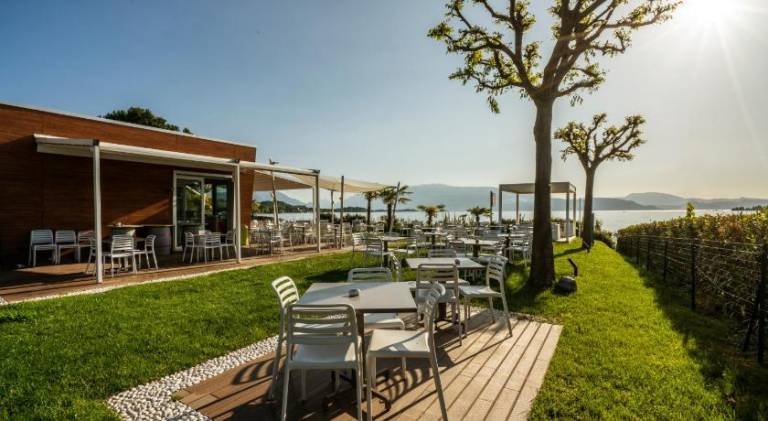 Charming serviced apartment with yard, terrace & pool | Next to the beach | Pets are welcome — photo 5