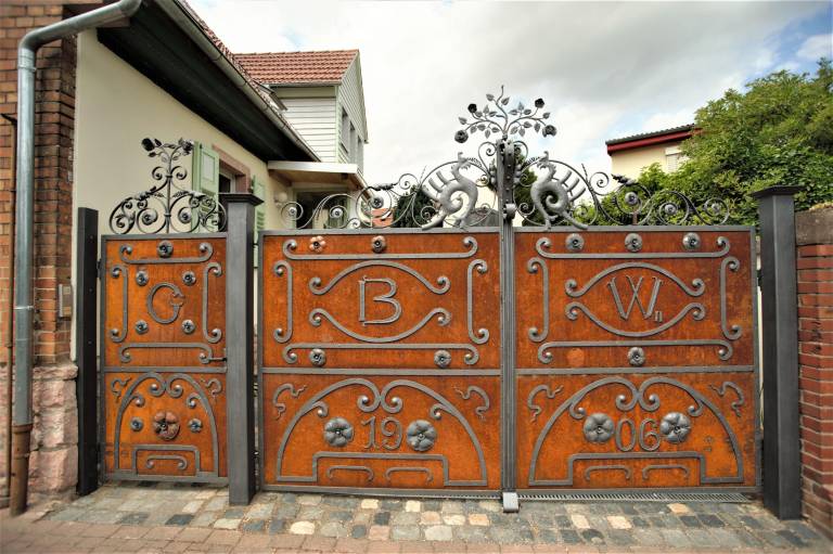 Vacation home with yard & grill — photo 4