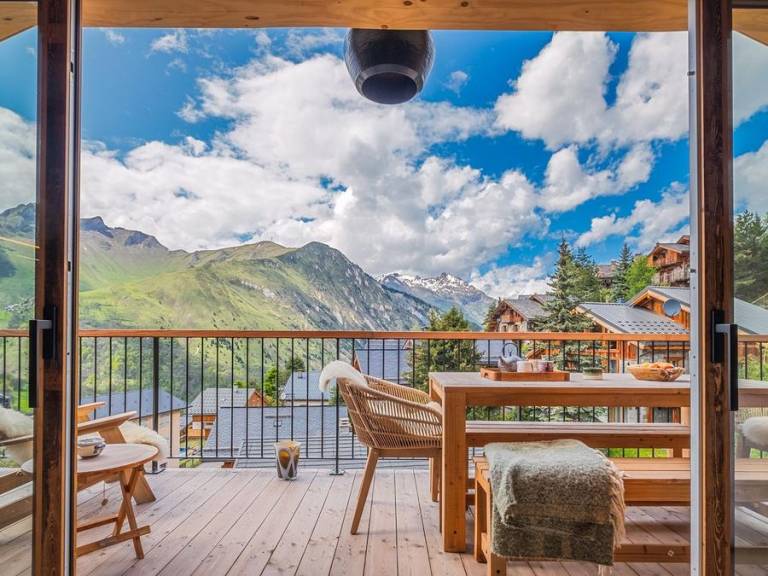 Chalet with yard, sauna & jacuzzi — photo 5