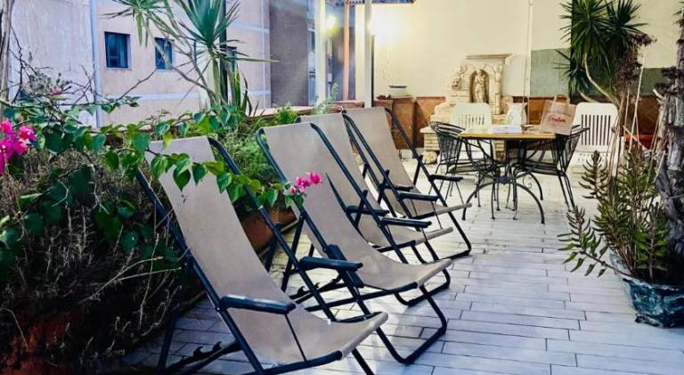 Apartment with patio | Near Naples Cathedral | Dogs allowed in Casoria