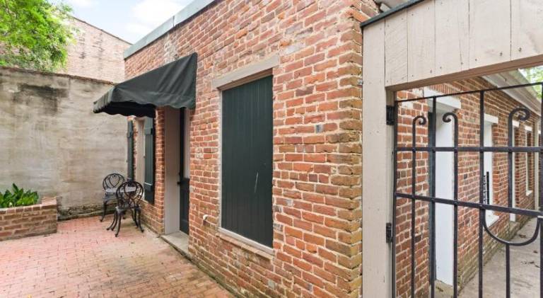 Charming house | Dogs allowed in Natchez, MS