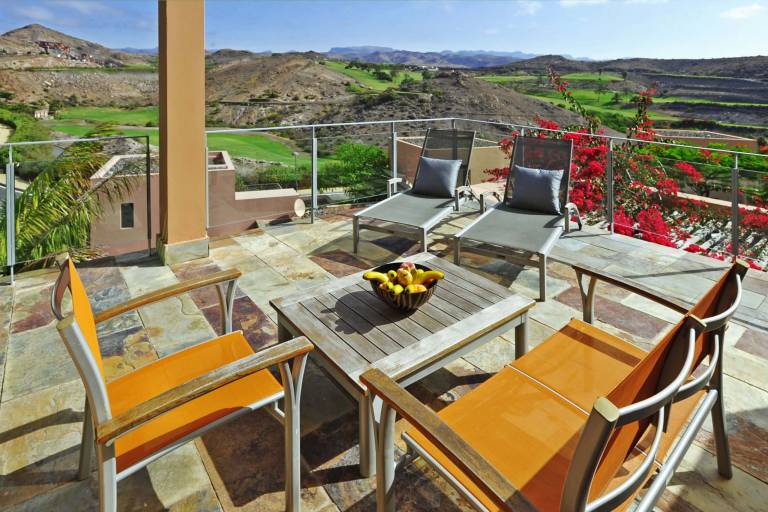 House with heated pool, terrace & BBQ | Pets are welcome — photo 2