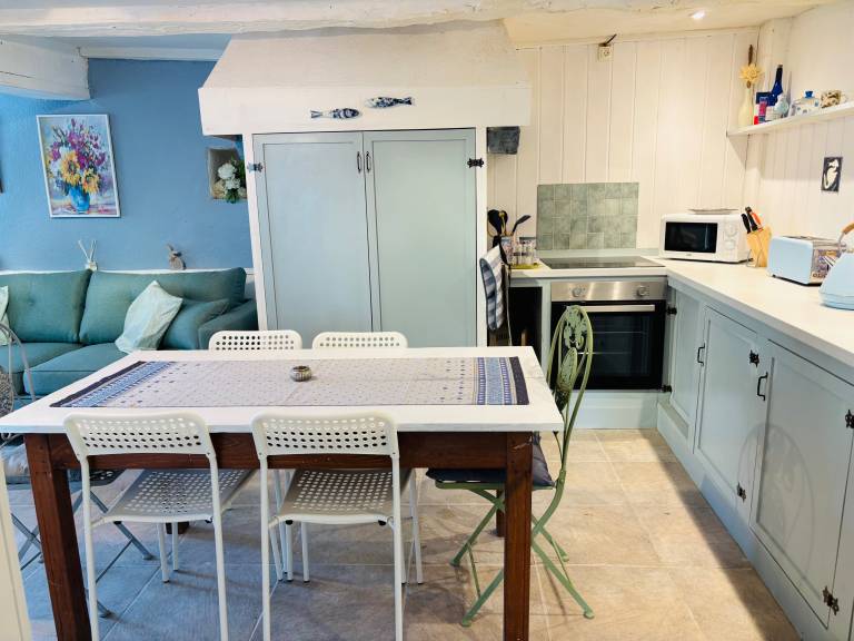 Cottage with garden, pool & barbeque — photo 5