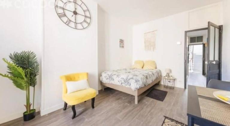 Rental apartment with 1 room for 2 persons in Montlucon