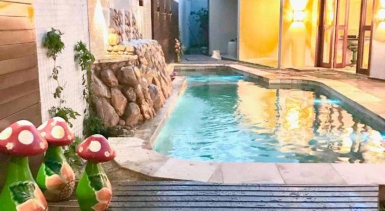 Vacation home with pool — photo 3