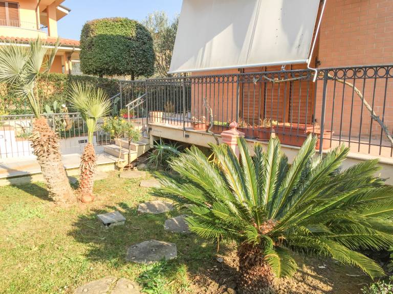 Apartment with garden, patio & hot tub | Close to the beach | Dogs allowed — photo 4