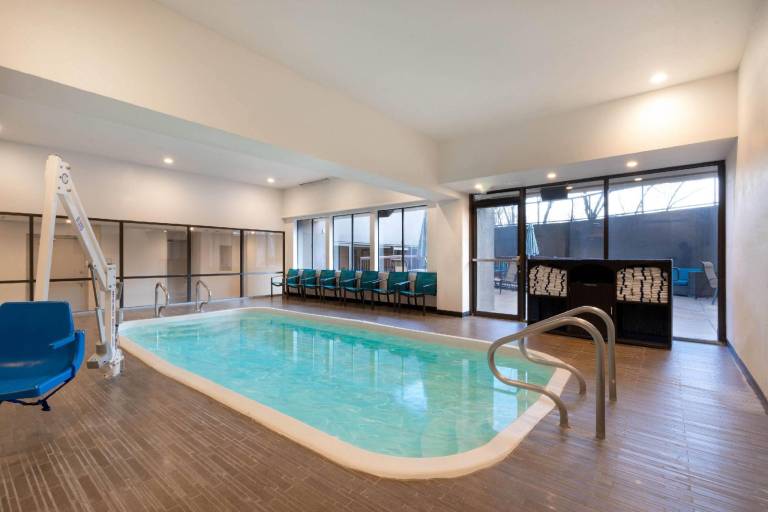 La Quinta Inn & Suites by Wyndham Glenwood Springs — photo 3