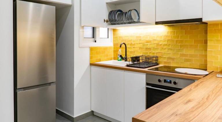 Nice rental apartment with patio | Next to Temple of Hephaestus | Suitable for remote work | Pets allowed in Athens