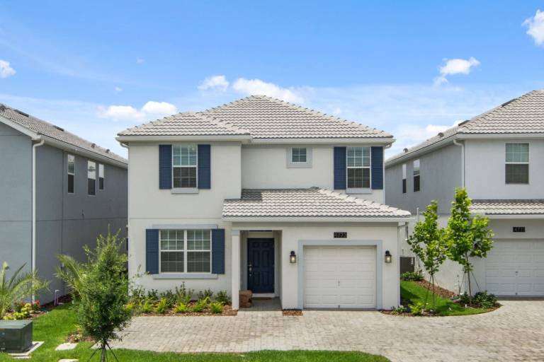 Villa with jacuzzi & private pool in Osceola, FL