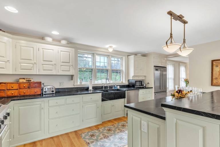 Farmhouse Deerfield