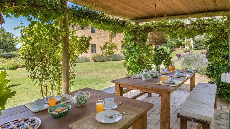 Child-friendly villa with BBQ, private pool & yard | Garden view | Dogs allowed — photo 2
