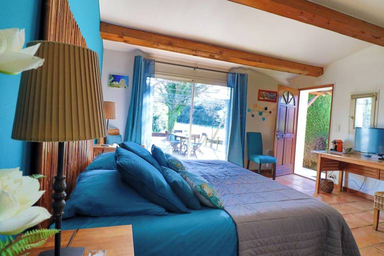 Bed & Breakfast  Cassis