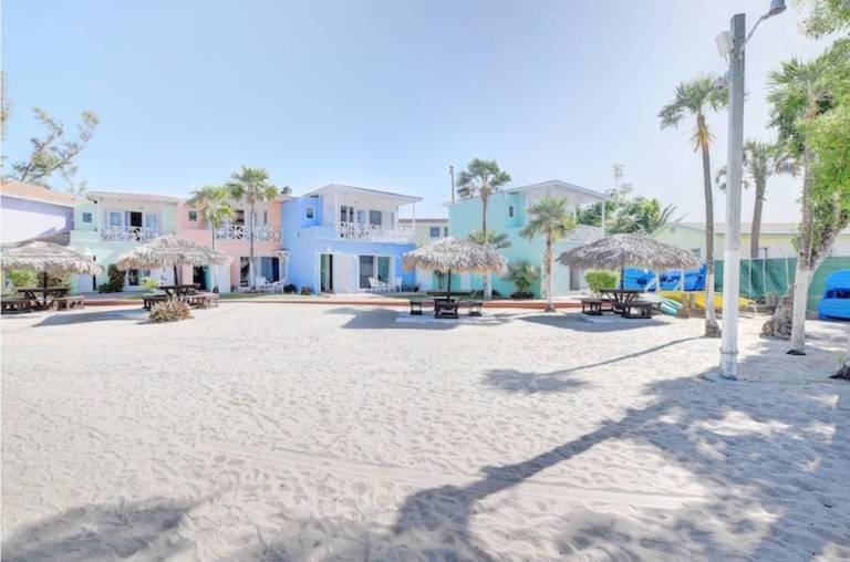 Coral Harbour Beach House And Villas — photo 4