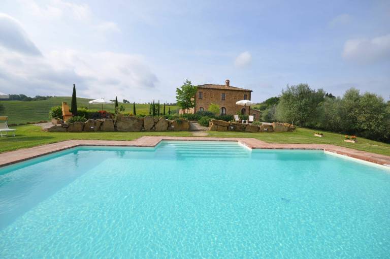 Family-oriented villa with terrace, private pool & barbecue | Dogs allowed in Trequanda