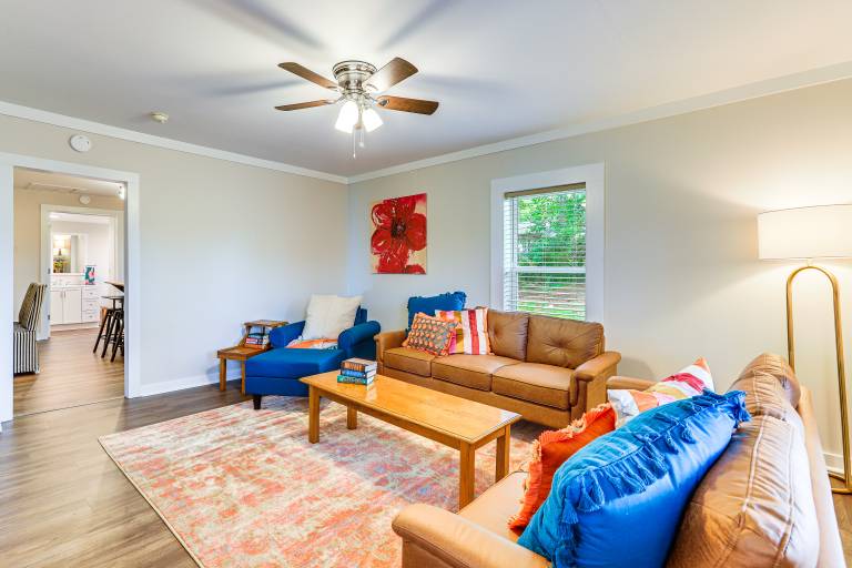 Downtown Heflin Cottage w/ Deck & Fire Pit! — photo 4