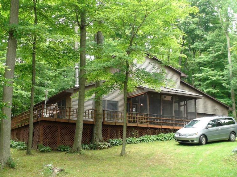 House  Roaring Brook Township