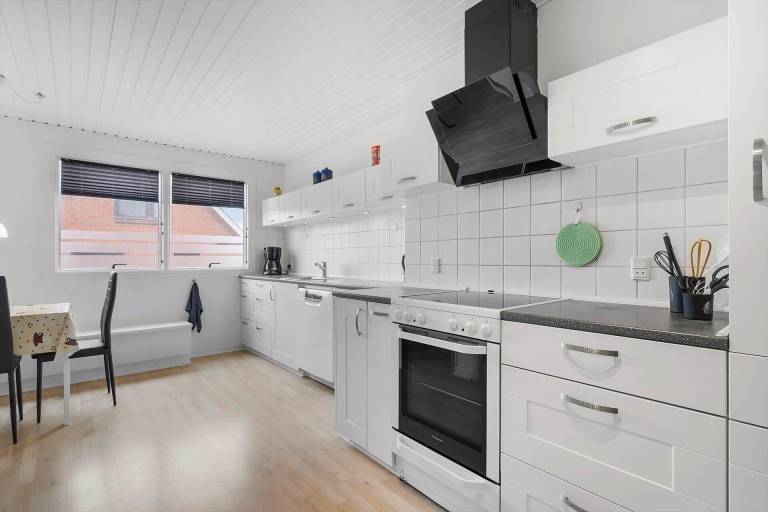 Vacation home with terrace, barbeque & yard | Next to the beach | Pets are welcome — photo 4