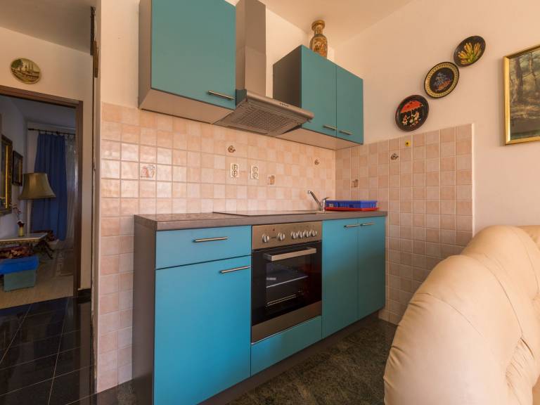 Apartment with garden, terrace & barbeque | Garden view | Beach nearby | Pets are welcome — photo 4
