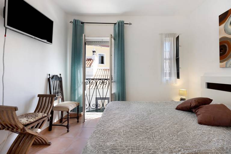 Vacation home with fast internet | City view — photo 2