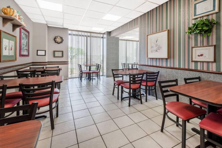 Days Inn by Wyndham Amarillo East — photo 4