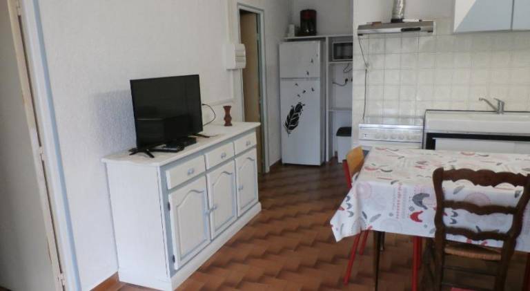 Location (1bis) dans un Mas avec piscine et parking — photo 3
