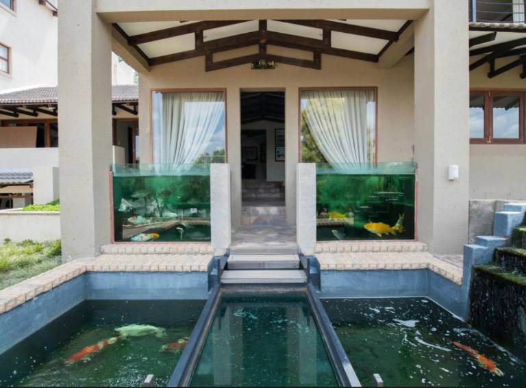 Vacation home with garden, pool & jacuzzi — photo 3