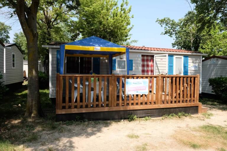 Mobile home with barbecue, yard & terrace — photo 2
