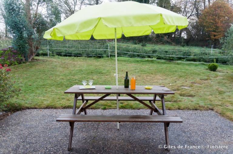 Gite with barbecue, garden & patio — photo 2