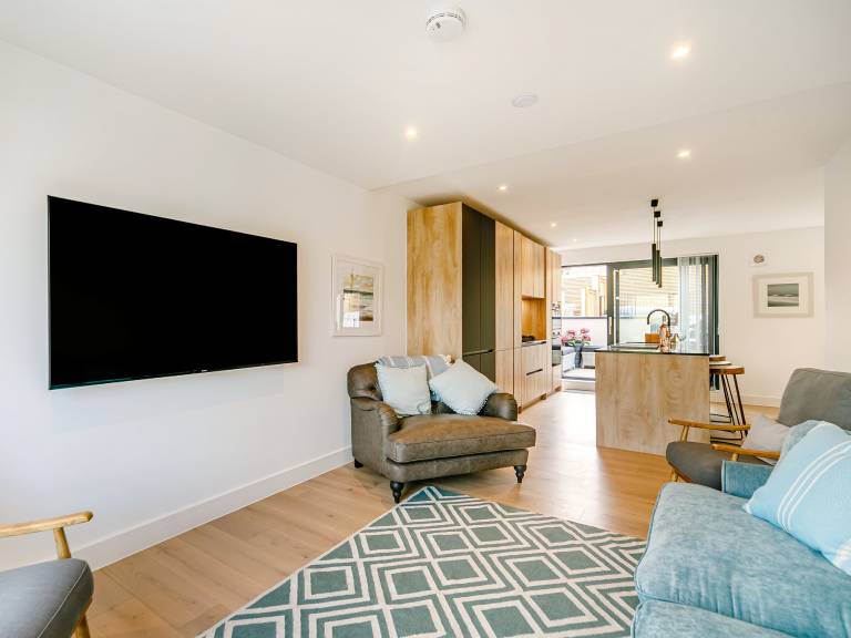 Family-oriented cottage with yard | River view | Next to the beach | Pets are welcome — photo 5