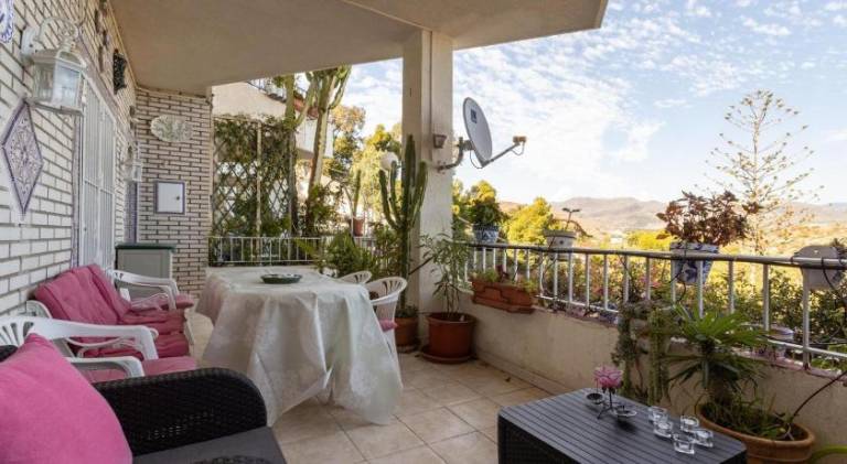 Rental apartment with pool in Almunecar